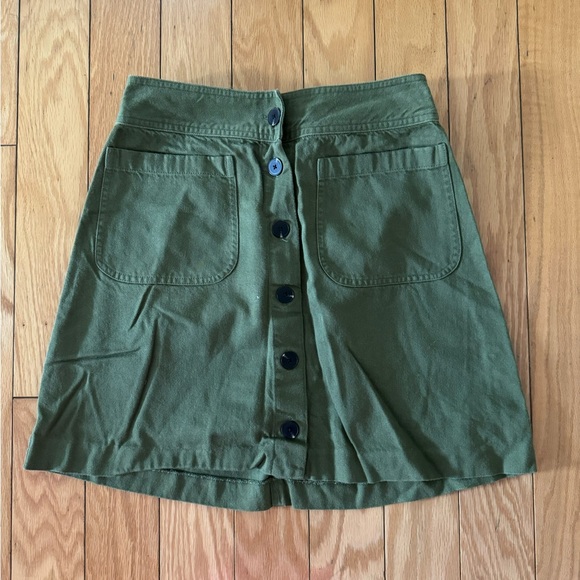 ๐5 items for $15!๐ Madewell olive green station button up skirt - Picture 2 of 5